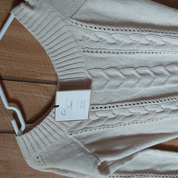 Sweater - Picture 2 of 5